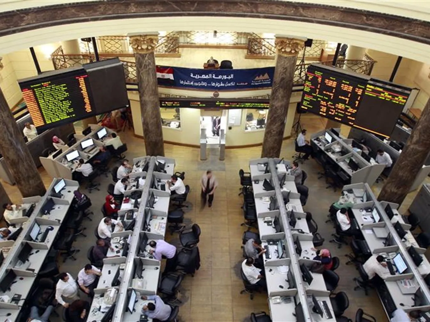 رئيس البورصة ينقل أرقامًا 