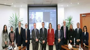 وزير الاتصالات يوقع اتفاق مع جامعة أيرلندية ويقول إنها الثامنة عالميًا.. تعرف على ترتيبها الصحيح