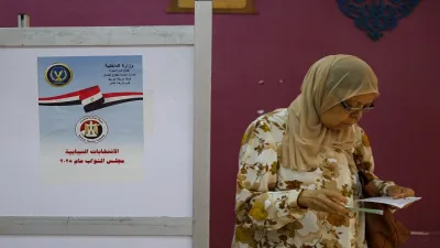 الفيديو المتداول لمرشحة مصرية توثق اعتداءات داخل اللجان الانتخابية 