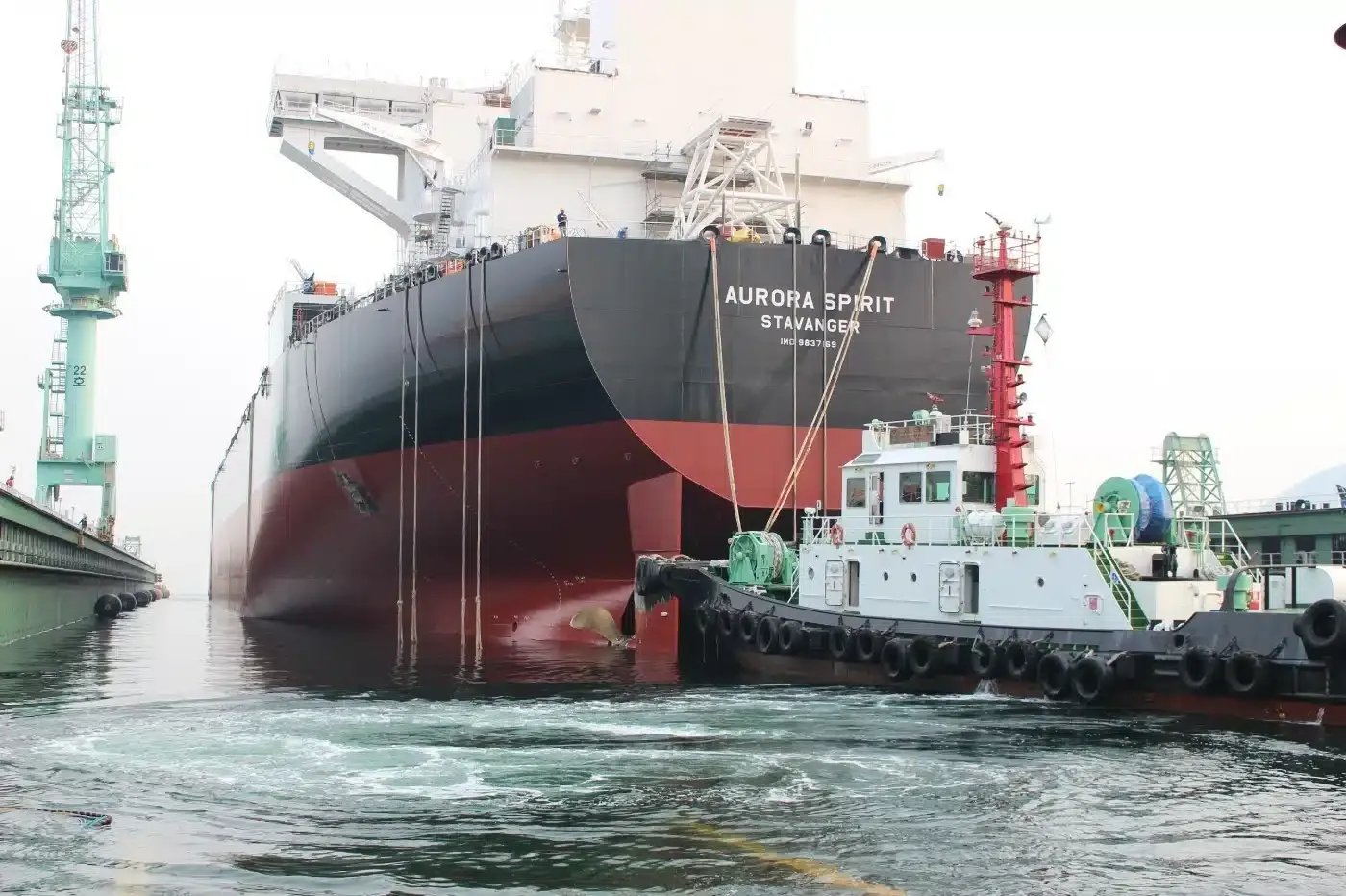 الشرطة الألبانية لم تكشف أسماء تونسيين متورطين في عملية احتجاز سفينتي تهريب وقود