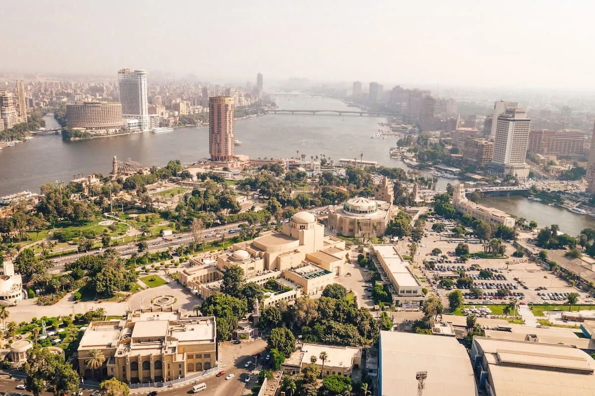 متحدث الحكومة: مصر هي الدولة الوحيدة فى العالم التى تطبق حزمة مشروعات تنموية متنوعة.. ” غير صحيح“