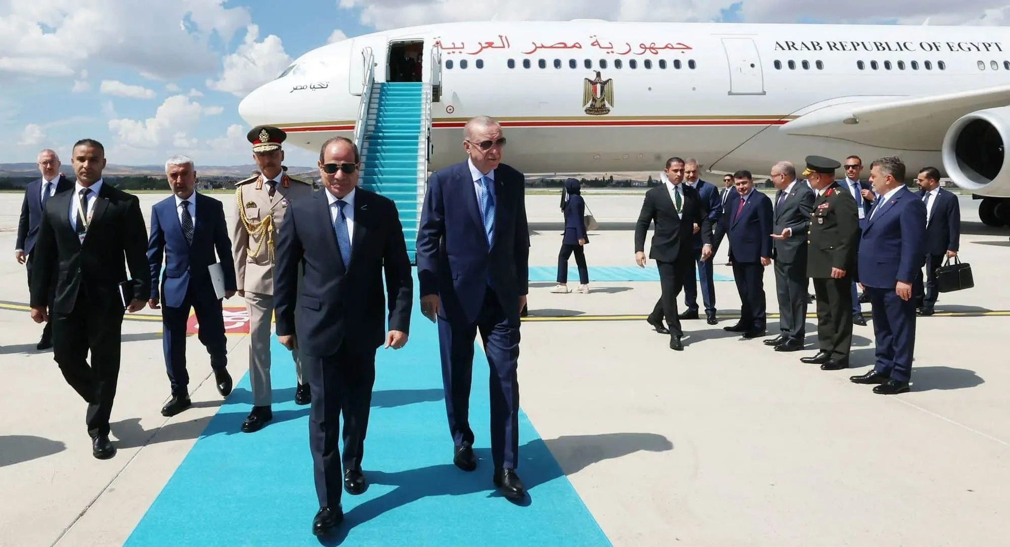 أردوغان يستقبل رؤساء الدول في مطارات تركيا واستقباله للسيسي ليس استثناءً