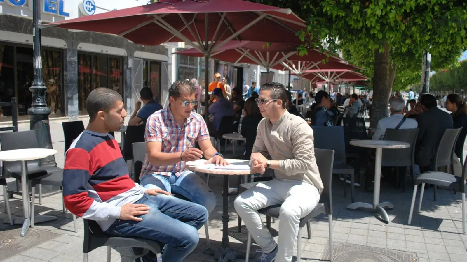 البطالة بين شباب تونس 41% وليس 80% وبين حاملي الشهادات العليا 23% وليس 50%