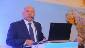 تضارُب بالمليارات.. كم تبلُغ تكلفة تطوير طريق 