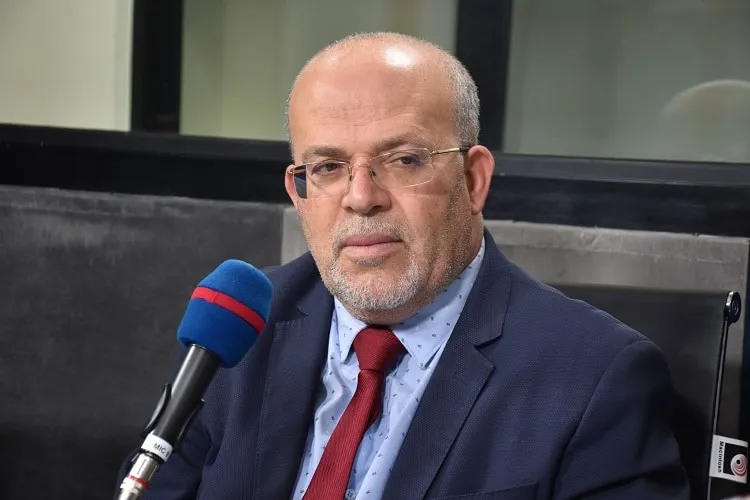 أرقام الناطق السابق باسم الحكومة التونسية حول التصويت بالاستشارة الوطنية 