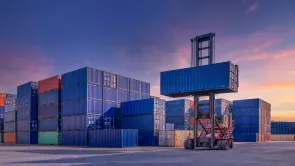 تونس.. العجز التجاري ارتفع وعائدات زيت الزيتون والتمور تراجعت