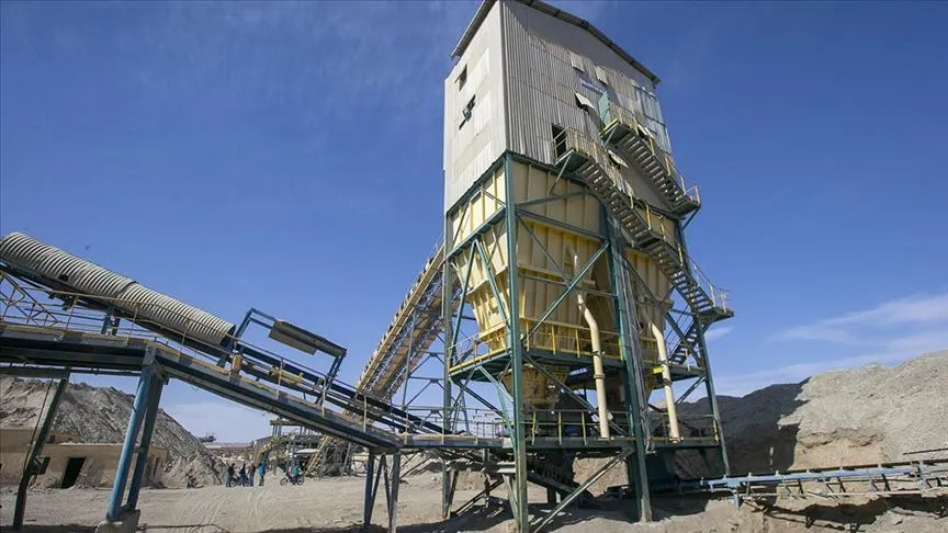 هل تدعم الدولة التونسيّة منشآتها الناشطة في قطاع المحروقات والفسفاط … 