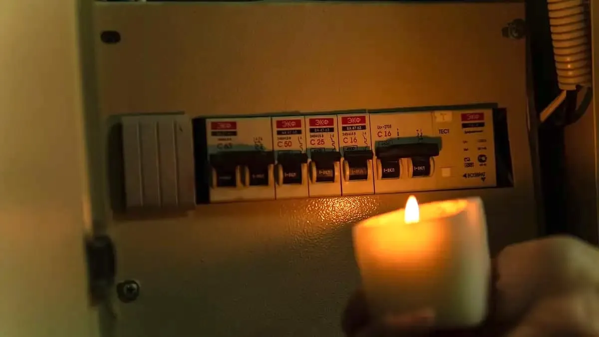 رئيس وزراء مصر لم يعلن وقف قطع الكهرباء مع نهاية التوقيت الصيفي