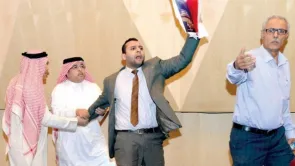 الفيديو المتداول لمشاجرة وزير التجارة المصري في البحرين 