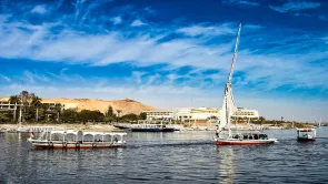 فيديو شرب مدون مصري من نيل أسوان 